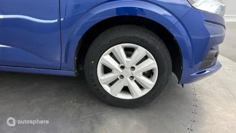 Car image 20