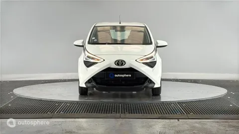 Car image 3