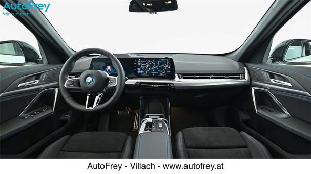 BMW iX1 xDrive30 200 kW image number 10