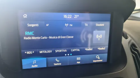 Car image 17