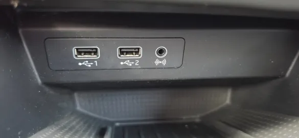 Car image 25