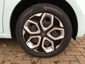 Car image 29