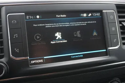 Car image 24