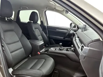Car image 30