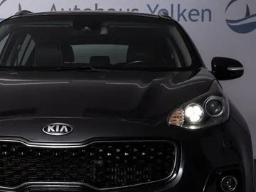 Car image 30