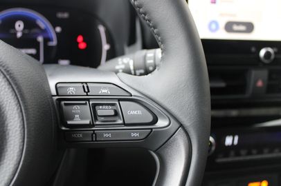 Car image 12