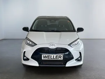 Car image 3