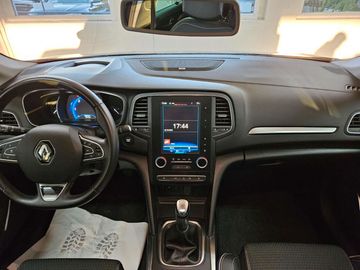 Car image 13