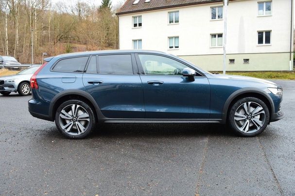 Volvo V60 Cross Country AWD B4 145 kW image number 6