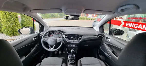 Car image 23