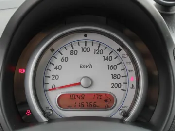 Car image 19