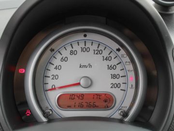 Car image 19