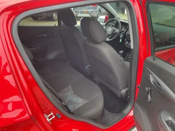 Car image 25