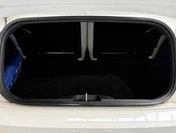 Car image 32