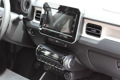 Car image 13