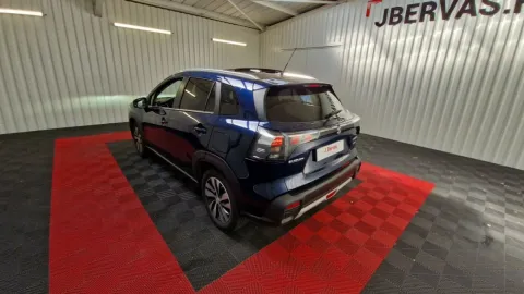Car image 5
