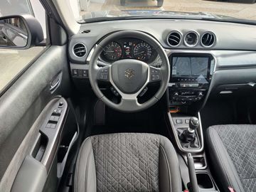 Car image 12