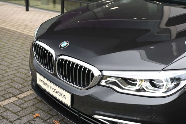 BMW 520i Luxury Line 135 kW image number 13