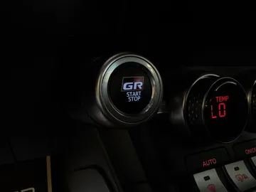 Car image 29