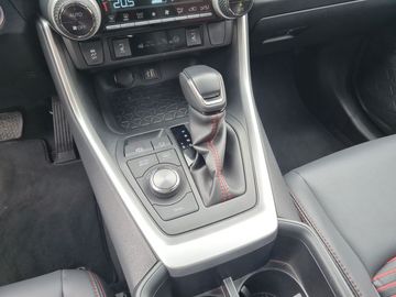 Car image 16