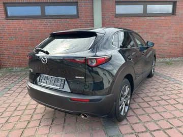 Car image 25