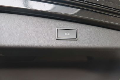 Car image 37