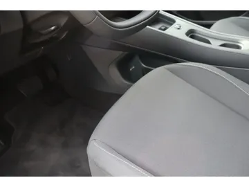Car image 47