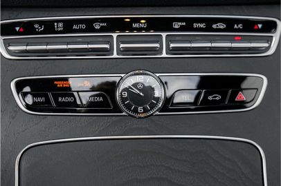 Car image 38