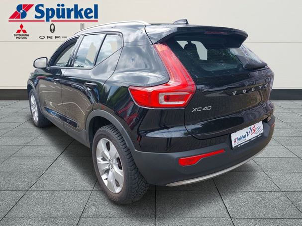 Volvo XC40 B4 Momentum Pro AWD 145 kW image number 3