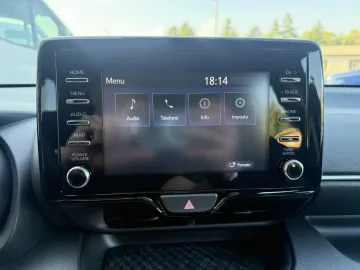 Car image 16