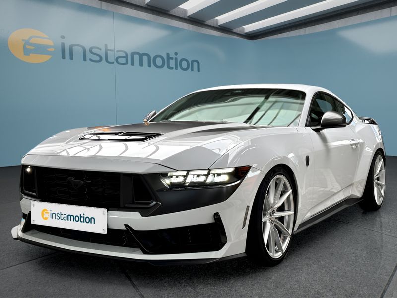 Ford Mustang Dark Horse