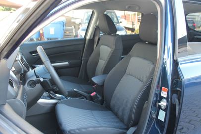 Car image 14