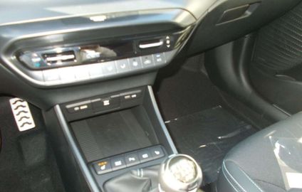 Car image 11