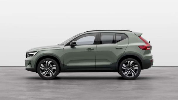 Volvo XC40 B3 Ultra Dark 120 kW image number 4