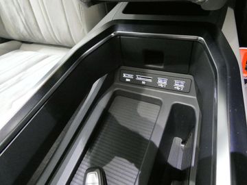 Car image 36