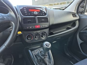 Car image 11