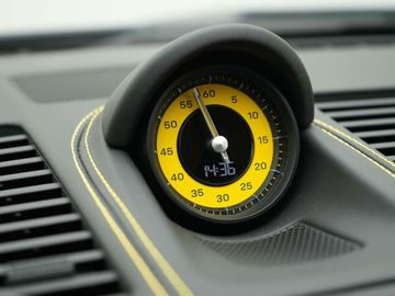 Car image 36