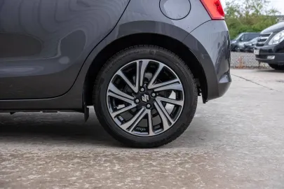 Car image 36