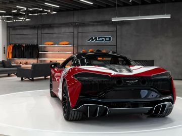 Car image 17