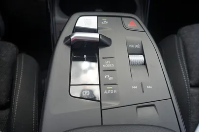 Car image 35