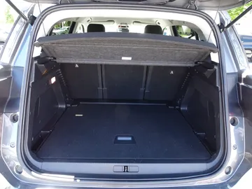 Car image 28