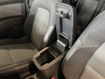 Car image 45