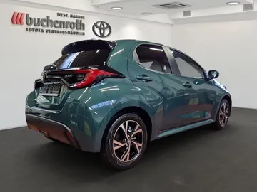 Car image 3