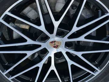 Car image 29