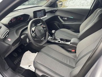 Car image 14