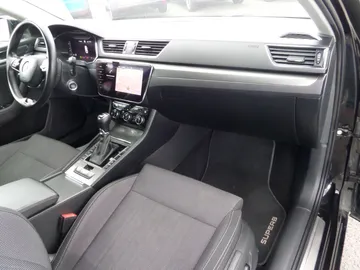 Car image 49