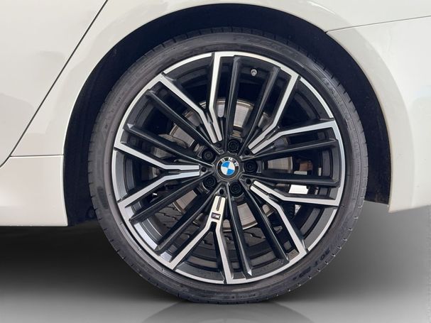 BMW 540i Touring M xDrive 245 kW image number 11