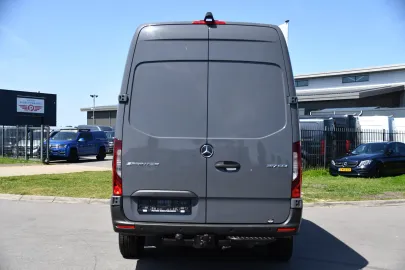 Car image 35