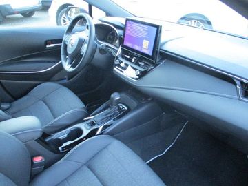 Car image 10