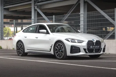 Car image 4